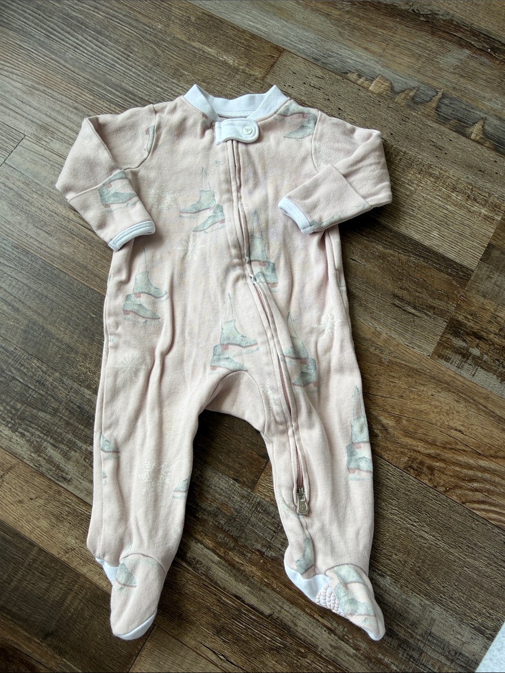Burt’s bees baby ice skate cotton sleeper with hand covers size 0-3m
